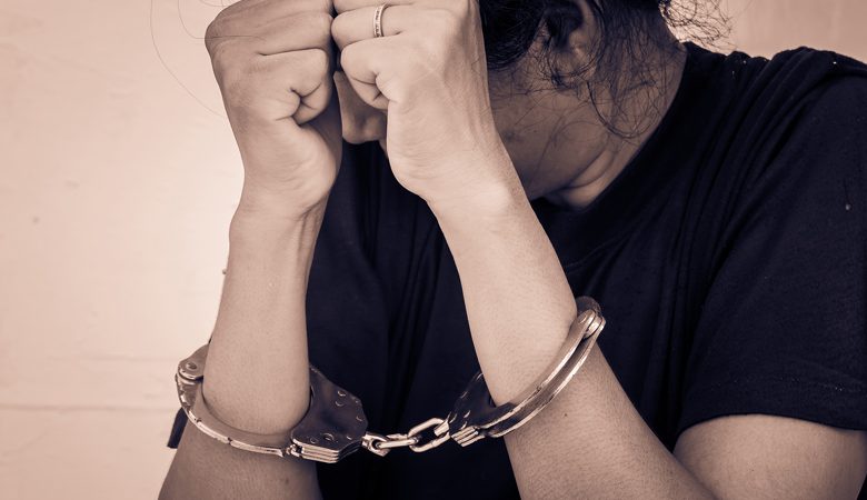 Θεσσαλονίκη: Στη φυλακή 55χρονη που παρίστανε τη διευθύντρια του ΣΔΟΕ και «τσίμπησε» 184.000 ευρώ