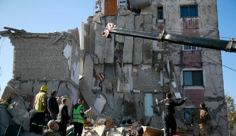 Φονικός σεισμός στην Αλβανία: 18 οι νεκροί και 600 οι τραυματίες – Συγκλονιστικές εικόνες