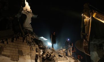 Σεισμός στην Αλβανία: Μάχη με το χρόνο για τον εντοπισμό επιζώντων