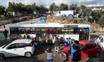 «Μπλόκο» στη δημιουργία κλειστών δομών κράτησης μεταναστών στο Β. Αιγαίο