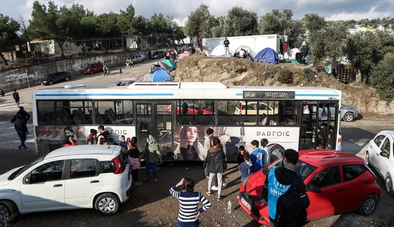 «Μπλόκο» στη δημιουργία κλειστών δομών κράτησης μεταναστών στο Β. Αιγαίο