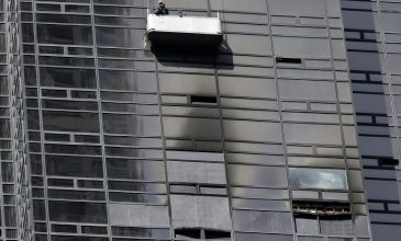 Πέντε νεκροί από πυρκαγιά σε ουρανοξύστη στις ΗΠΑ