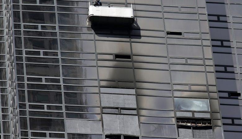 Πέντε νεκροί από πυρκαγιά σε ουρανοξύστη στις ΗΠΑ