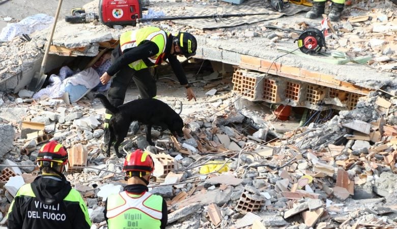 Φονικός σεισμός στην Αλβανία: Περισσότεροι από 20 άνθρωποι κάτω από τα ερείπια