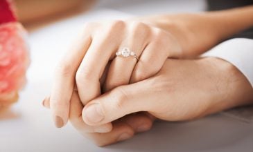 Κορονοϊός: Ρεζερβέ τα Σαββατοκύριακα για τους γάμους το 2021 – «Μποτιλιάρισμα» στις ημερομηνίες