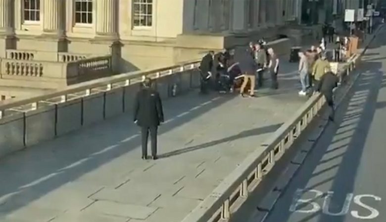 Πατέρας θύματος στη γέφυρα του Λονδίνου επιτίθεται στον Τζόνσον