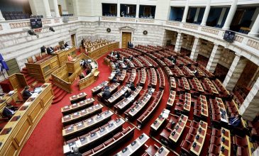 Στη Βουλή το σχέδιο νόμου για την ψήφο των αποδήμων