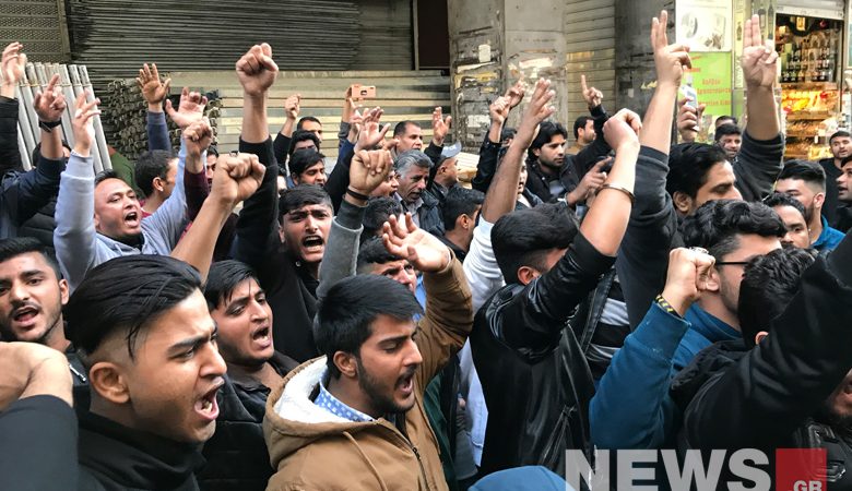 Άνδρας φώναζε και έβριζε τον Αλλάχ στην Ομόνοια – Μουσουλμάνοι κάνουν συγκέντρωση διαμαρτυρίας