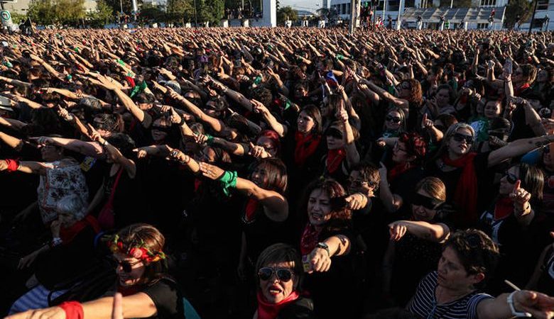 Χιλή: Χιλιάδες γυναίκες διαδήλωσαν εναντίον της σεξιστικής βίας