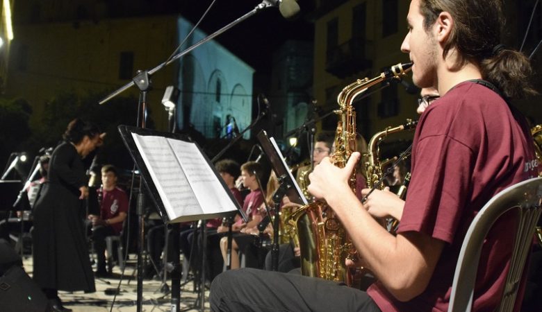 Πρόσληψη 803 εκπαιδευτικών στα μουσικά σχολεία ανακοίνωσε η Ζαχαράκη