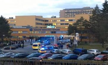 Πυροβολισμοί σε νοσοκομείο της Τσεχίας, πληροφορίες για πολλά θύματα