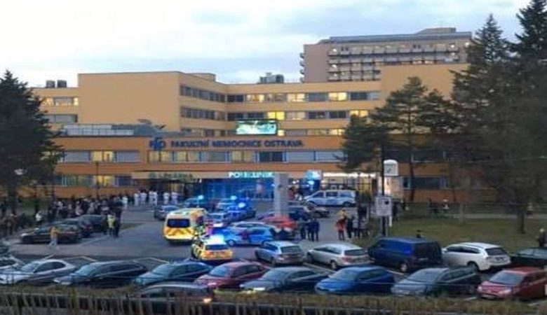Πυροβολισμοί σε νοσοκομείο της Τσεχίας, πληροφορίες για πολλά θύματα