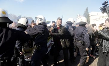 Μάχη σώμα με σώμα αστυνομικών με μέλη της ΠΟΕΔΗΝ