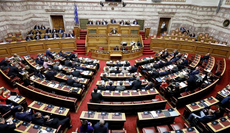 Βουλή: Στην Ολομέλεια το νομοσχέδιο του υπουργείου Εργασίας