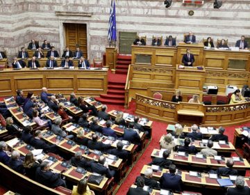Κατά της άρσης της ασυλίας των 14 βουλευτών της ΝΔ η Επιτροπή Δεοντολογίας μετά τη μήνυση Καρυστιανού