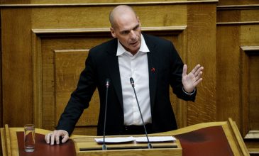 Βαρουφάκης: Προσβλητικό το νομοσχέδιο για τους Έλληνες της διασποράς