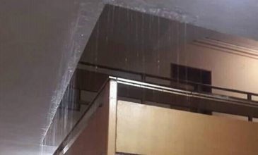«Βρέχει»… μέσα στο Δικαστικό Μέγαρο της Λάρισας – Δείτε το βίντεο