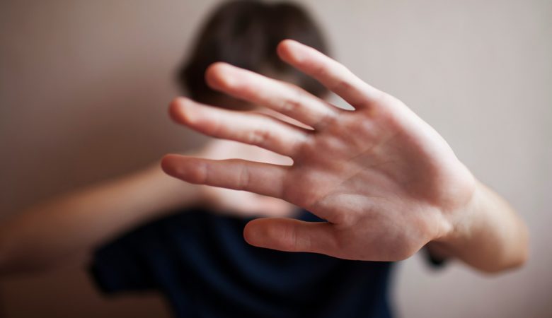 Σοκ προκαλεί καταγγελία κακοποίησης 19χρονου με νοητική στέρηση από τον πατέρα του