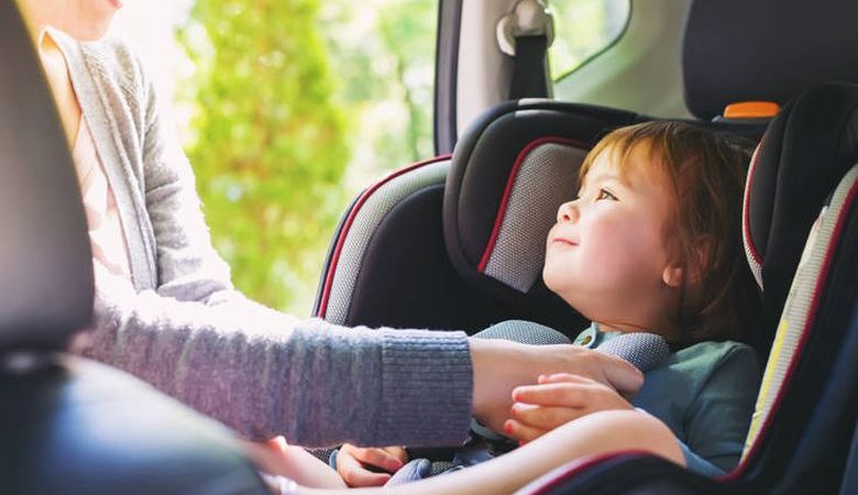 Το λάθος που μπορεί να αποβεί μοιραίο όταν μεταφέρουμε παιδιά στο αμάξι