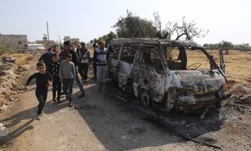 Νεκροί 14 άμαχοι από βομβαρδισμούς στη Συρία