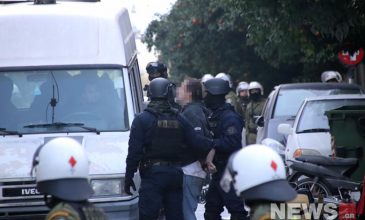Αστυνομική επιχείρηση στο Κουκάκι: Προσαγωγές οκτώ καταληψιών και δύο κατοίκων