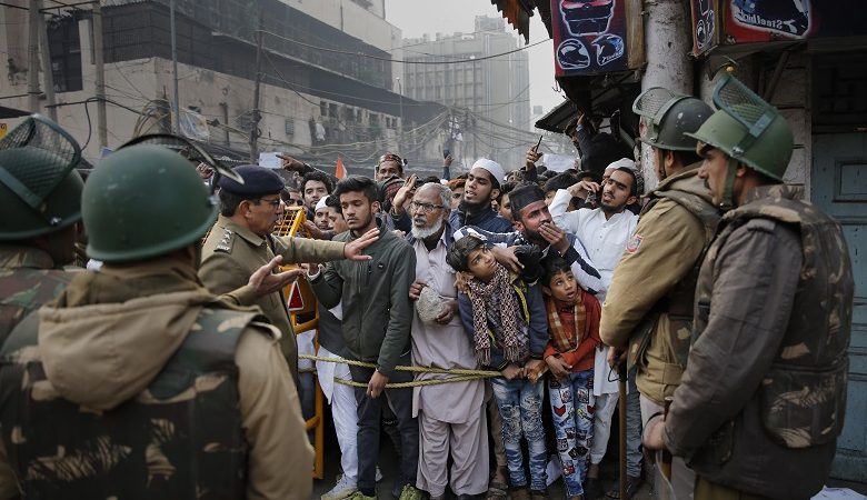 Ινδία: Έξι νεκροί από συγκρούσεις διαδηλωτών με την αστυνομία
