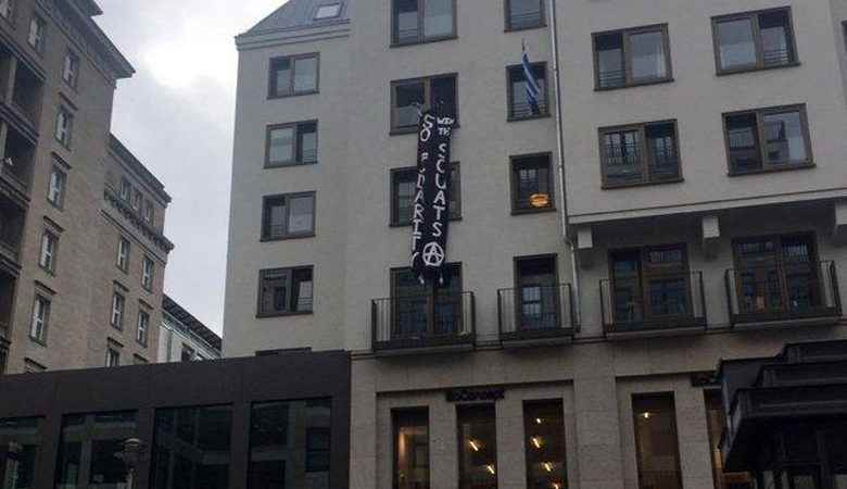 Κατάληψη αντιεξουσιαστών στο ελληνικό προξενείο στο Βερολίνο