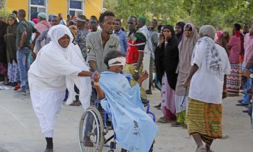 Μακελειό στη Σομαλία: Τουλάχιστον 90 είναι οι νεκροί από την έκρηξη παγιδευμένου αυτοκινήτου