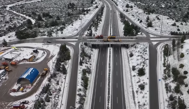 Κακοκαιρία Ζηνοβία: Η χιονισμένη Αθηνών-Λαμίας από ψηλά σε ένα εντυπωσιακό βίντεο