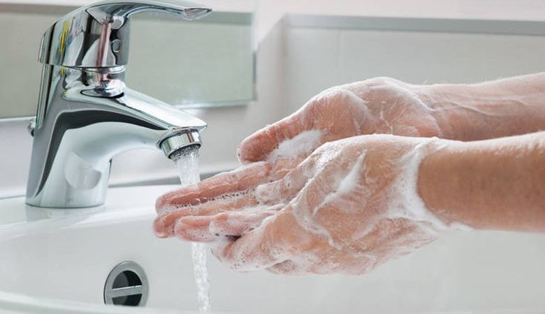Το αηδιαστικό πείραμα που αποδεικνύει γιατί πρέπει να πλένουμε τα χέρια μας