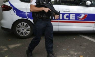 Σοβαρά ψυχολογικά προβλήματα αντιμετώπιζε ο νεαρός που μαχαίρωσε τρεις ανθρώπους στο Παρίσι