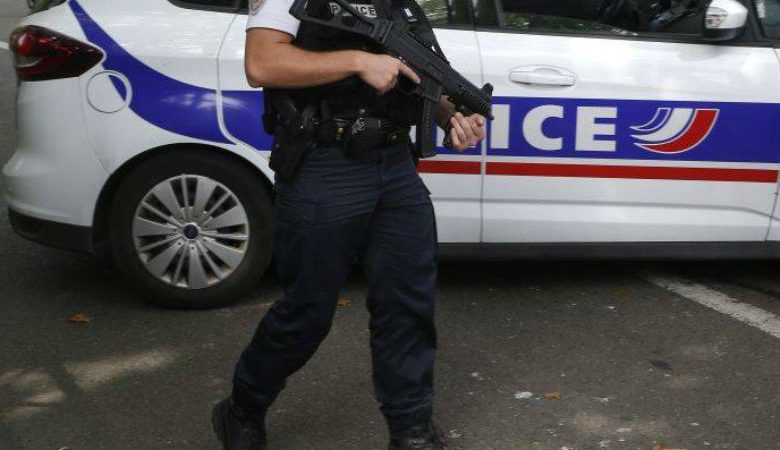 Σοβαρά ψυχολογικά προβλήματα αντιμετώπιζε ο νεαρός που μαχαίρωσε τρεις ανθρώπους στο Παρίσι