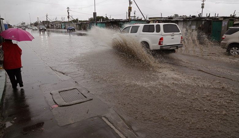 Φονικές πλημμύρες σάρωσαν την Αγκόλα