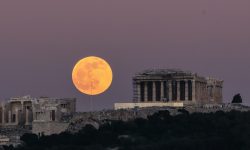 Ανοιχτό μέχρι τα μεσάνυχτα το Μουσείο Ακρόπολης για την Πανσέληνο του Αυγούστου