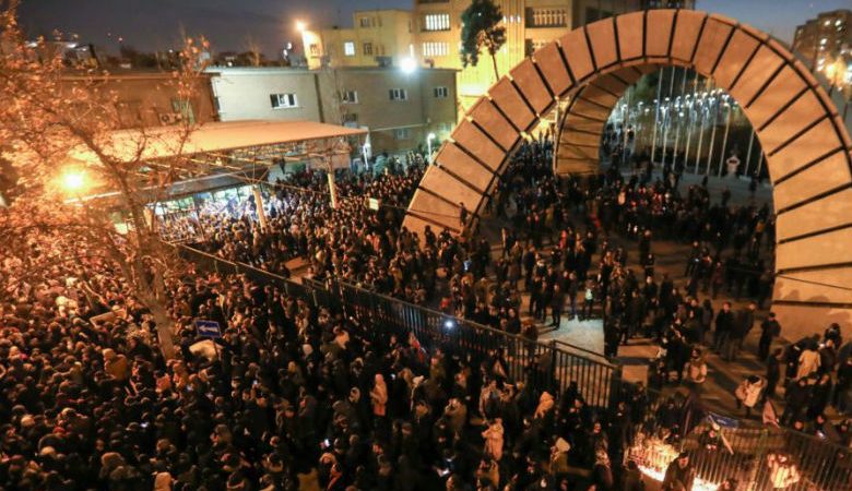 Ιράν: Διαδηλωτές βγήκαν για δεύτερη ημέρα στους δρόμους με συνθήματα κατά των αρχών