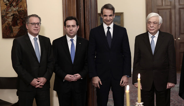 Ορκίστηκε ο νέος υπουργός Μετανάστευσης και Ασύλου Νότης Μηταράκης