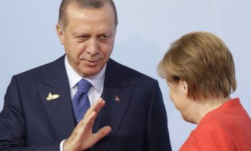 Ερντογάν σε Μέρκελ: Τα συμφέροντα της ΕΕ βρίσκονται υπό την ομηρεία Ελλάδας και Κύπρου