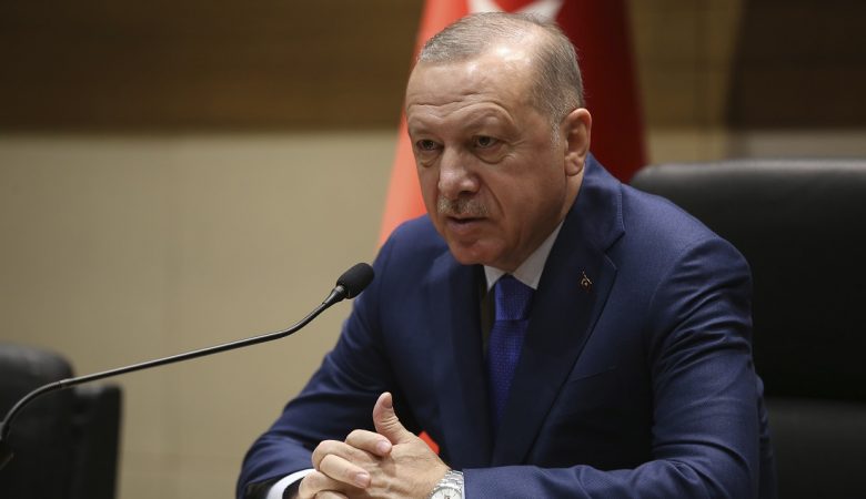 Τουρκία: Αύξηση 50% του κατώτατου μισθού το 2022 ανακοίνωσε ο Ερντογάν