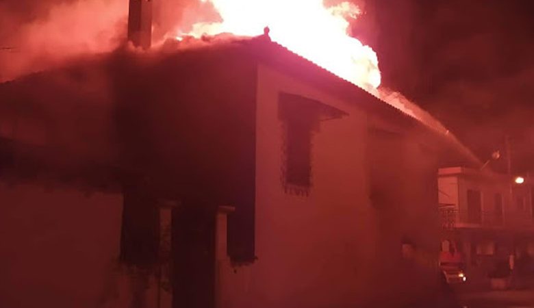 Πυρκαγιά σε σπίτι στην Αργολίδα – Αγωνία για δύο αδέλφια