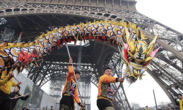 Ακυρώνεται η παρέλαση για την κινέζικη Πρωτοχρονιά στο Παρίσι