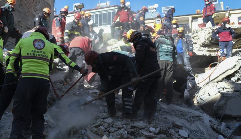 Φονικός σεισμός στην Τουρκία: Στους 31 οι νεκροί