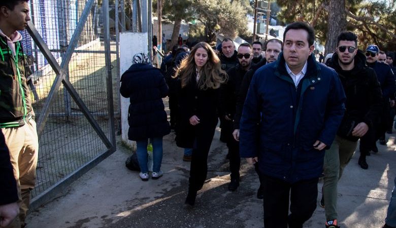Εναλλασσόμενες βάρδιες για τους εργαζόμενους της Υπηρεσίας Ασύλου αποφάσισε ο Μηταράκης