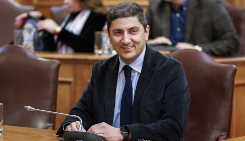 Αυγενάκης: Δεν προβλεπόταν σύμφωνη γνώμη της Επιτροπής Μορφωτικών για τον ορισμό μελών στην ΕΕΑ
