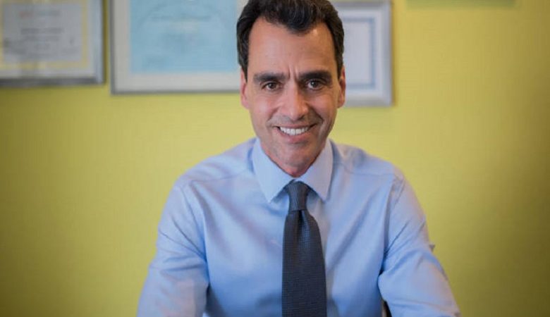 Η οδοντική εμφυτευματολογία χαρίζει όμορφο χαμόγελο σε 24 ώρες