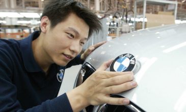BMW και VW αναστέλλουν τη λειτουργία των εργοστασίων τους στην Κίνα