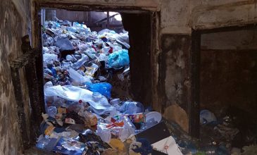 Βίντεο της ΕΛ.ΑΣ. από την εκκένωση του κτιρίου-σκουπιδότοπου στη Λιοσίων