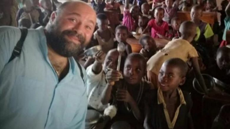 MasterChef 4: Συγκίνησε «ιεραπόστολος» που μαγειρεύει για παιδάκια στην Αφρική
