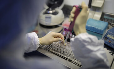Κορονοϊός: Οι επιστήμονες «βαφτίζουν» και επίσημα τον νέο ιό