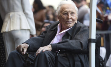 Πέθανε σε ηλικία 103 ετών ο θρύλος του Χόλιγουντ, Κερκ Ντάγκλας