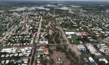 Κυκλώνας και καταρρακτώδης βροχή πλήττουν τις ακτές της Αυστραλίας
